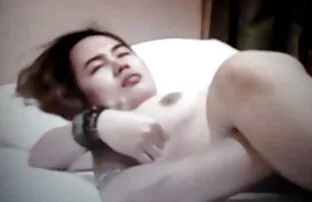 XXX معشوقه در لبه آلت تناسلی مرد دانلود عکسکیر تلاش می کند