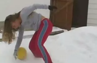 XXX غرفه ، جوان جوان را به سمت مقعد سوق داد عكس كير تو كوس
