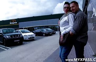 XXX یک سگ جوان یک دخترک را در عکس کیر و کس جدید اطراف تختخواب منفجر کرد