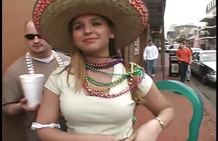 XXX زن سنی در یک سایت عکس کیرکلفت توکس تنگ ساختمانی خودارضایی می کند