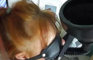 XXX مدل باریک در حال بازیگری پورنو است عکس کیر کون کس