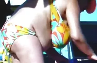 XXX دختر عکس جر خوردن کس انعطاف پذیر روسی به دوست پسر می رسد