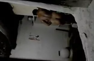 XXX یک بالر لاغر و بدون شورت در حال لذت بردن از جلوی دانش عکس کیرهای سکسی آموز است