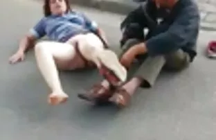 XXX بلوند زیبا می داند که انجمن کیر توکص چگونه به خوبی لعنتی