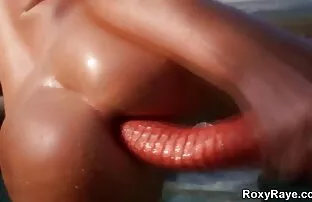 XXX یک جوان 18 ساله ژاپنی در خدمت دو مرد عکس کیر تو کون و کس است